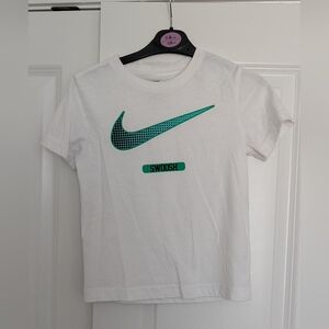Nike Boys White Tee with Green Graphic Size 5-6 Years